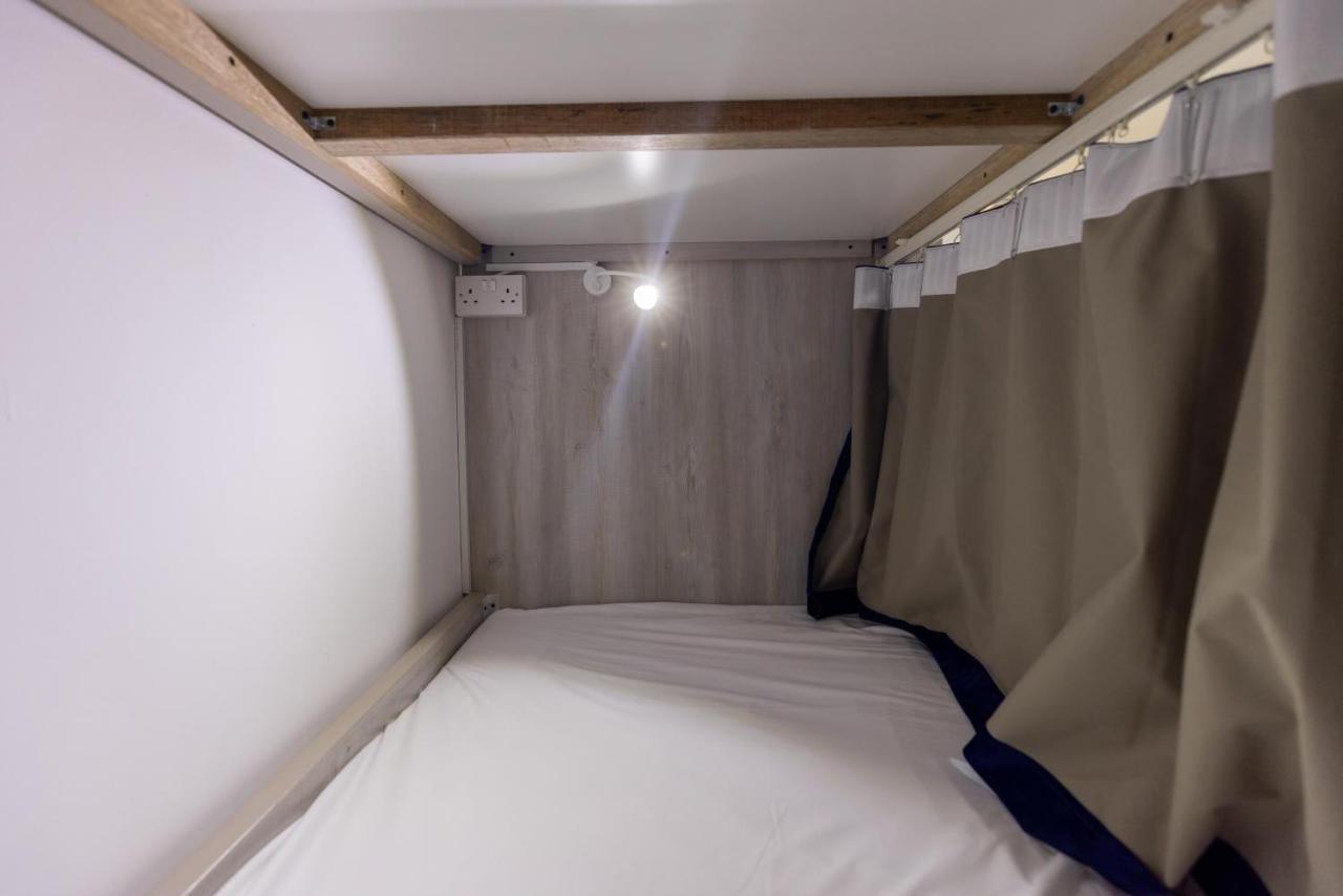 Hostel Travel Hub Premium Dubai Exterior foto