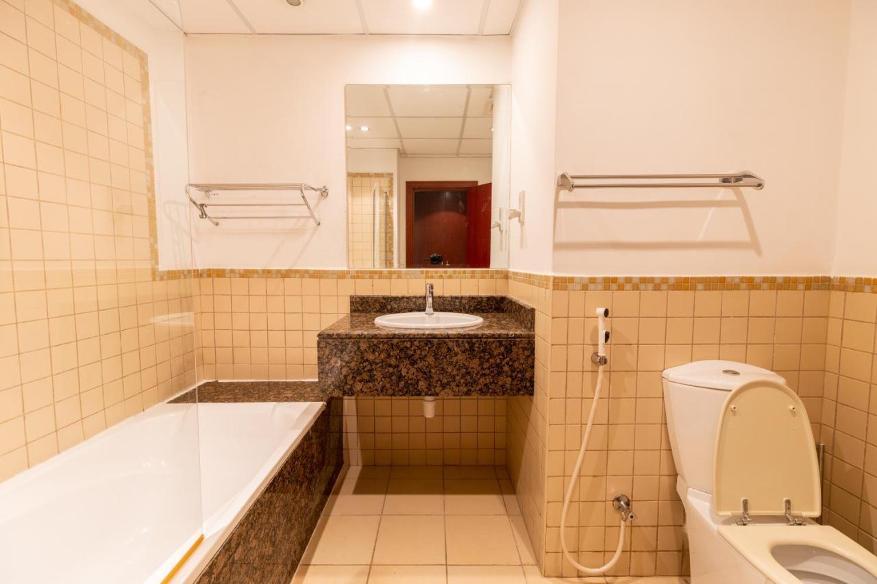 Hostel Travel Hub Premium Dubai Exterior foto