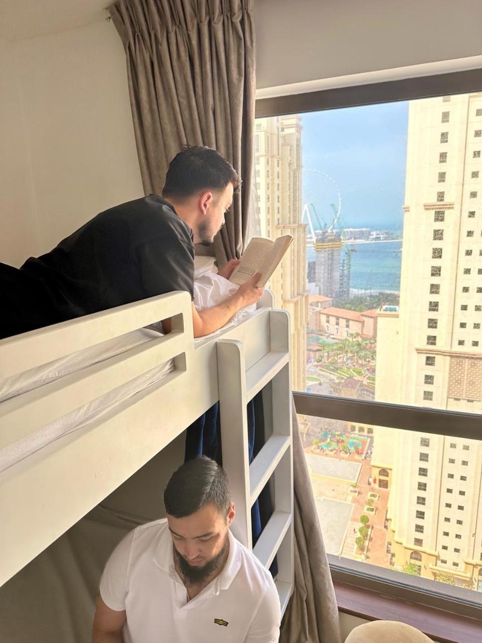 Hostel Travel Hub Premium Dubai Exterior foto